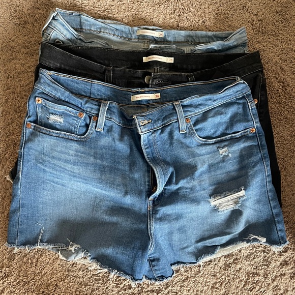 LEVIS 34 High Rise Shorts - Picture 1 of 9